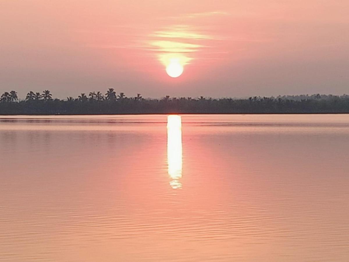 Kalamana Serene Chavakkad 外观 照片